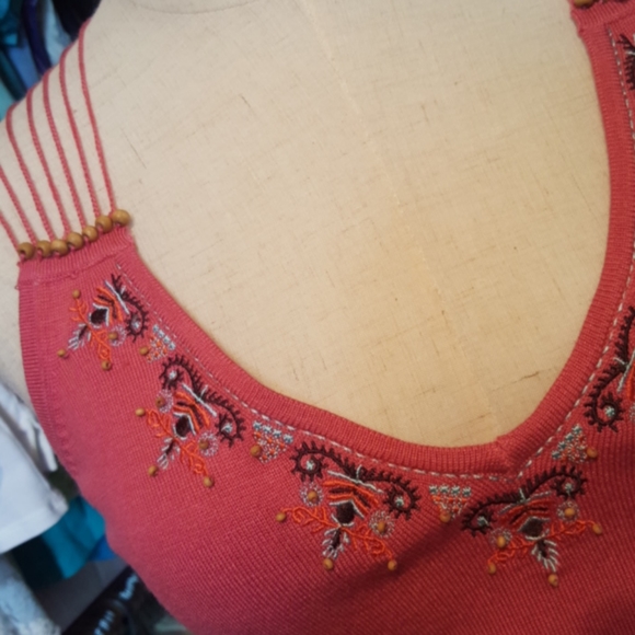 NEW YORK & CO ♡ RARE Vintage Pink Knit Embroidered 'n Beaded Back Design Tank S - Picture 16 of 17